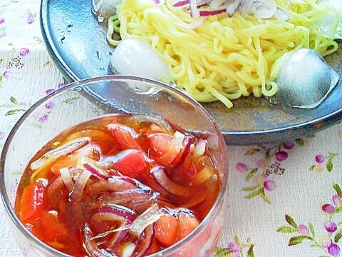 さっぱりヘルシー！トマト＆オニオンの冷やしつけ麺